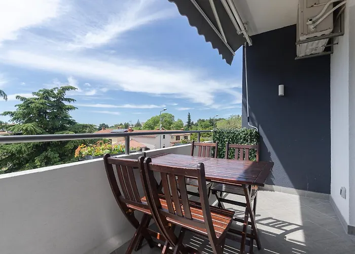 Massa Apartment 200 M To The See