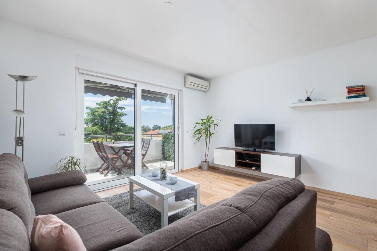 Apartment Massa 200 M To The