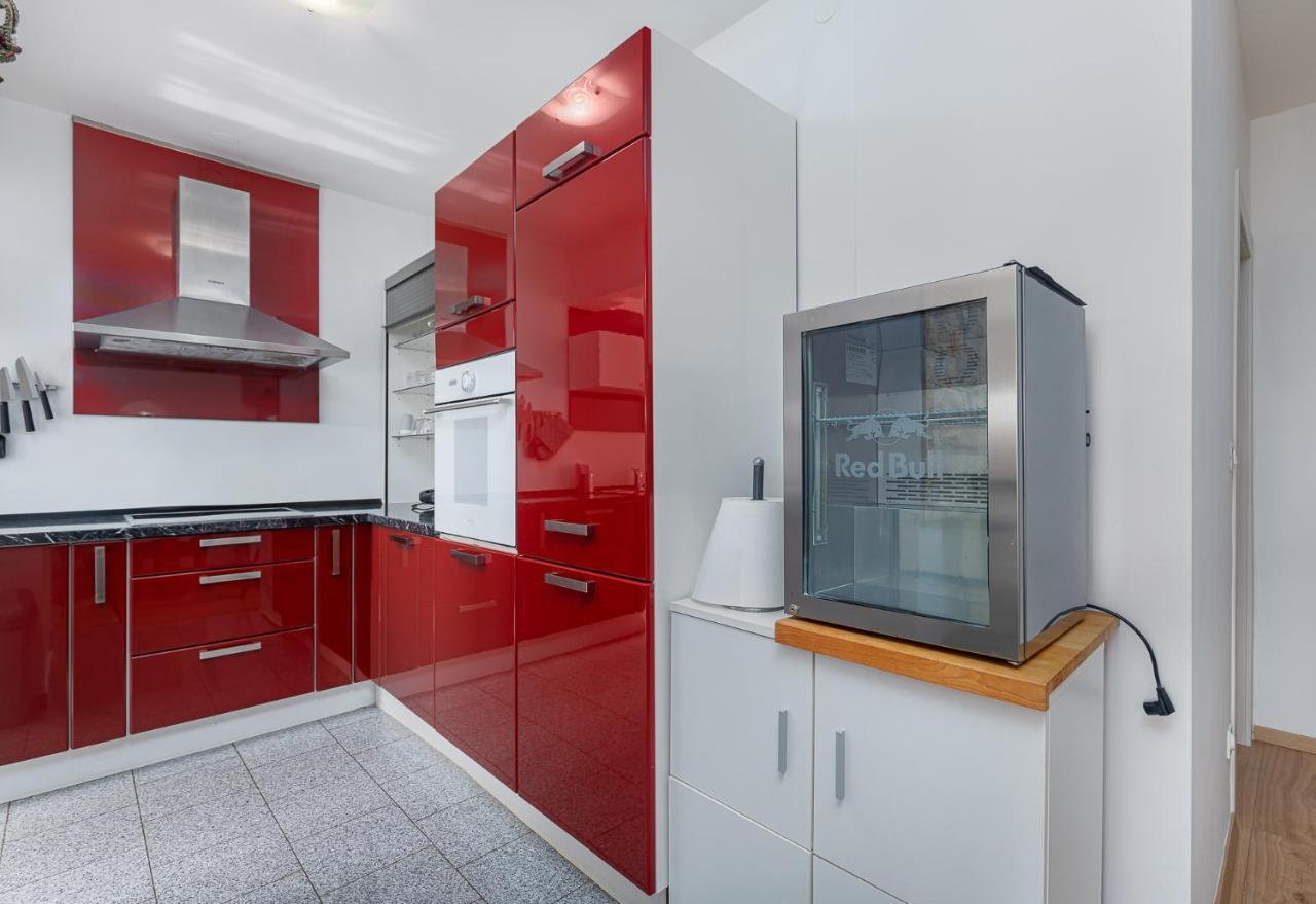 Apartment Massa 200 M To The *