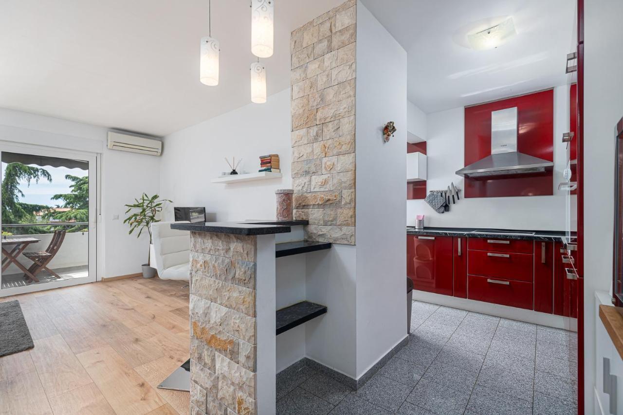 Appartement Massa 200 M To The *